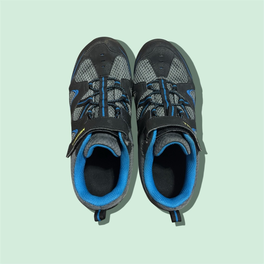 Boy’s Merrell Sneakers Size 5.5 Wide